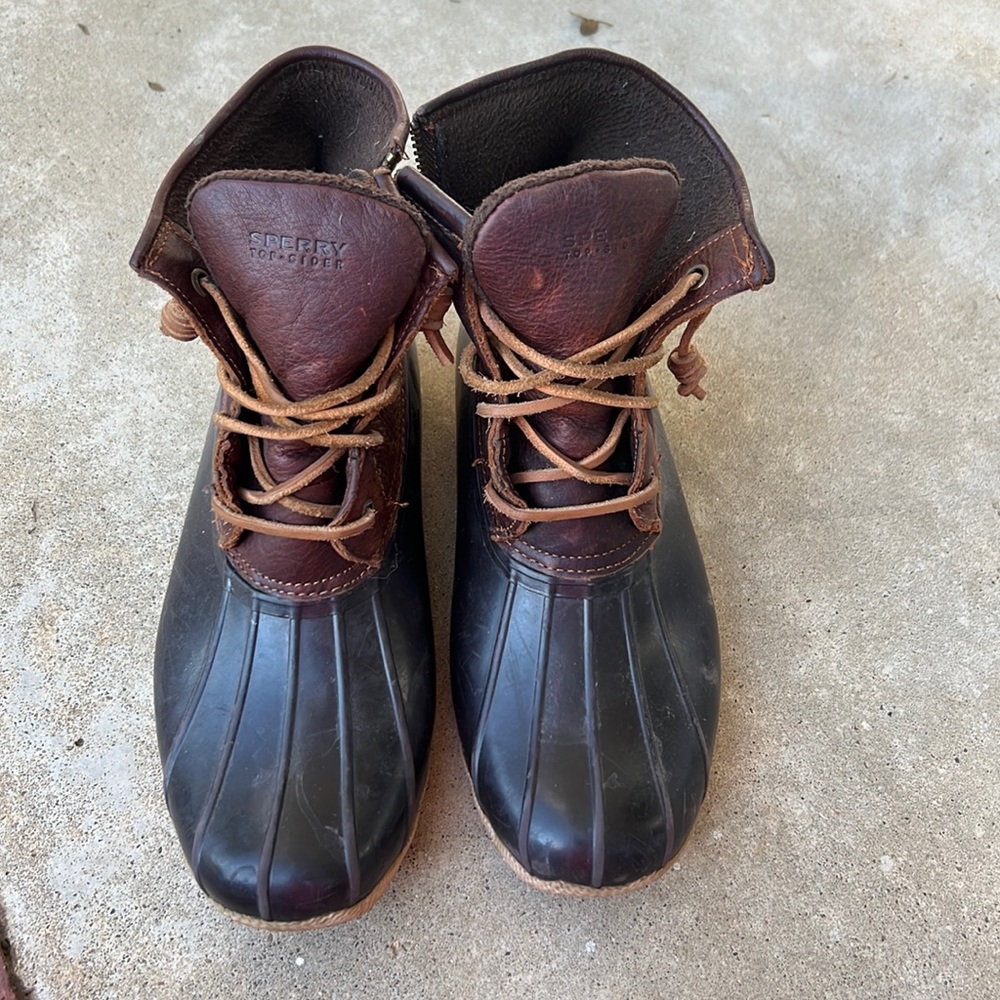 Sperry Top Sider Women's Saltwater Mainsail Leather Duck Boot Sz 9.5